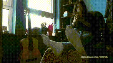 【K&M】Jiahui lick lollipop dirty socks and play with her bare feet [4k]