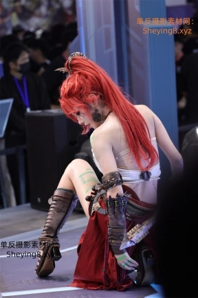 （网红）走路摇 露背抹胸+凉鞋 多位置超清特写 900张